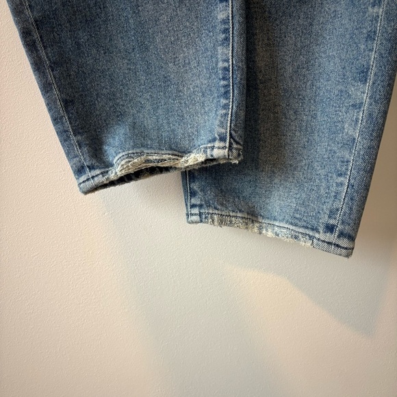 NWT PAIGE Alexis High Rise Barrel Leg Cats Meow Distressed Medium Wash Jeans - Picture 8 of 16